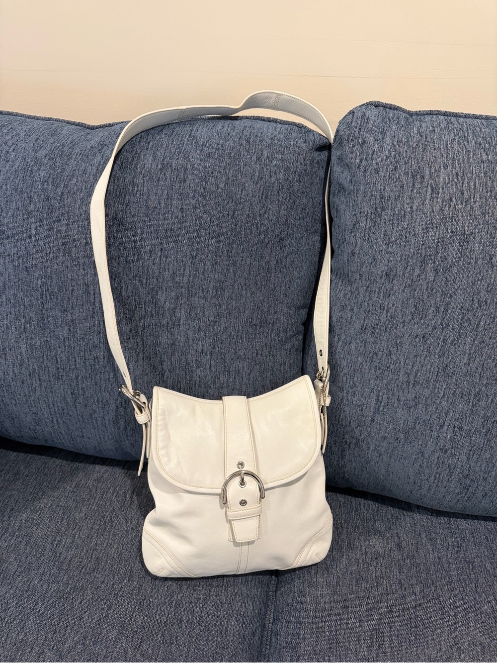 Coach SoHo White Leather Shoulder Bag with Buckle Detail